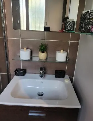 Charmante Maison Avec Jacuzzi Дом отдыха *