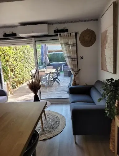 Charmante Maison Avec Jacuzzi Дом отдыха *