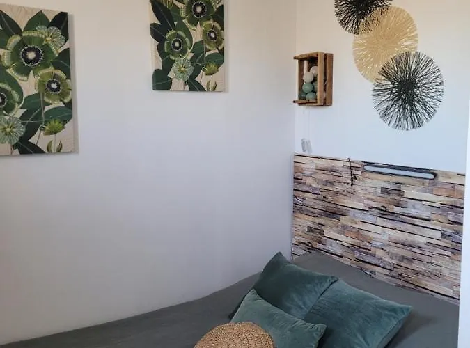 Дом отдыха Charmante Maison Avec Jacuzzi