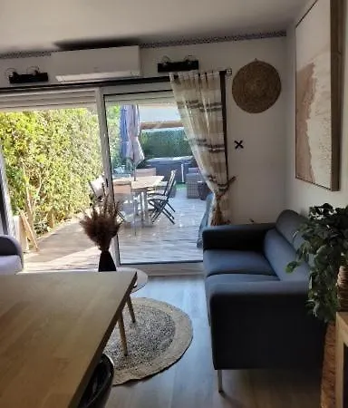 Charmante Maison Avec Jacuzzi Дом отдыха *